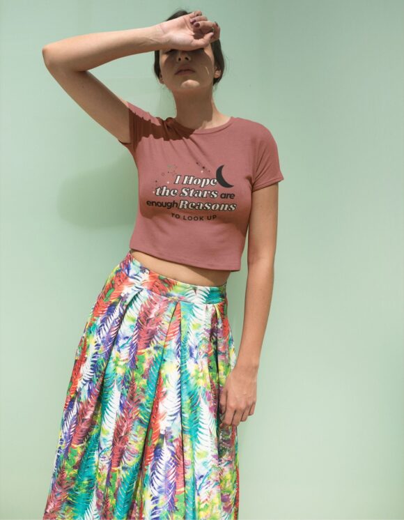 LOOK UP TYPOGRAPHY CROP T-SHIRT - Image 4